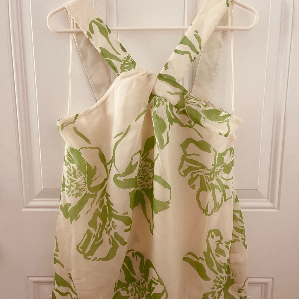 ✨Banana Republic Silk Sage Green and Cream Floral Twist-Front Halter Top🏝🌞